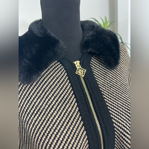 Anne Klein Zip-Up Oversized Poncho With Faux Fur Collar Tan/Black Size M - Picture 11 of 12